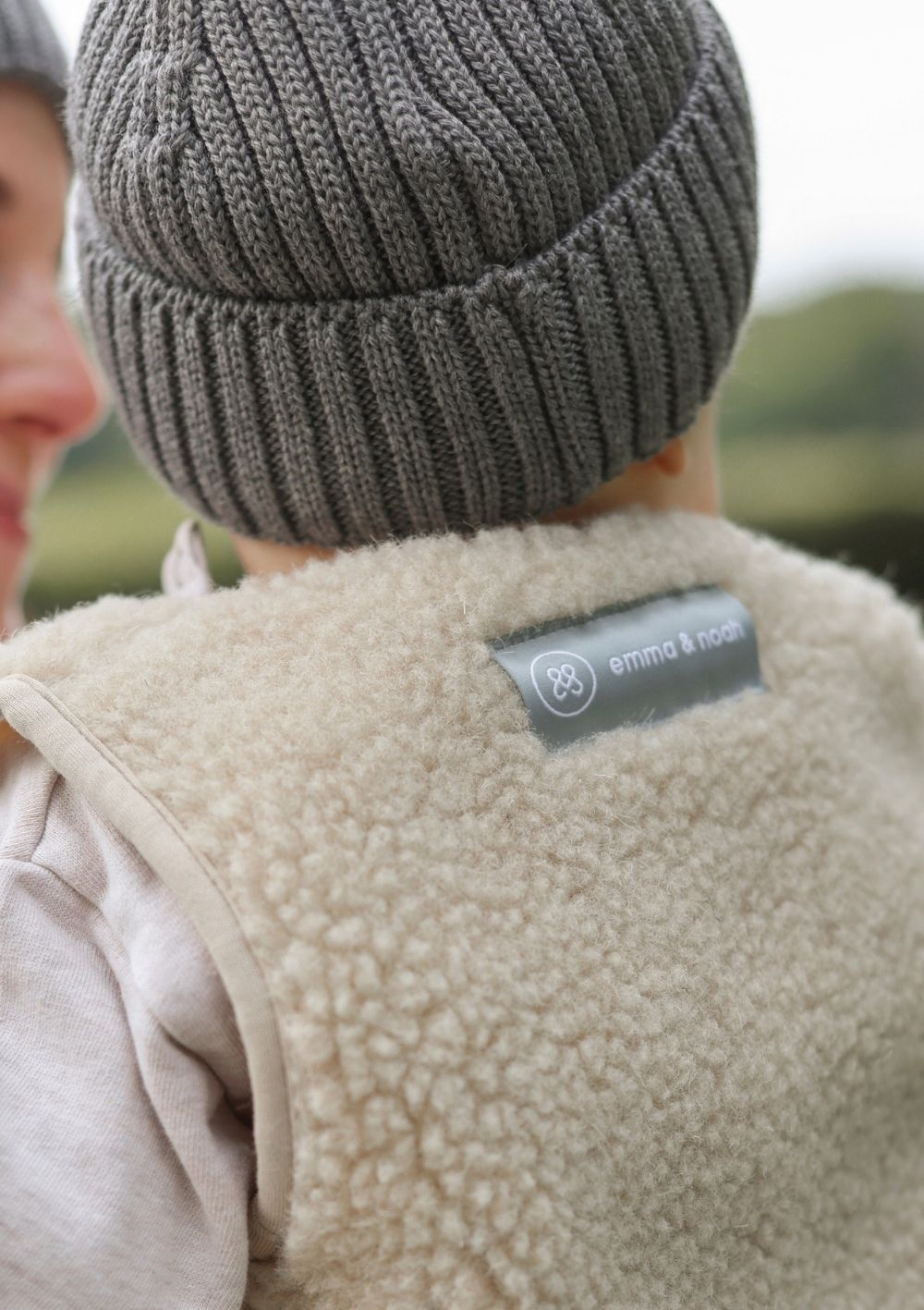 emma & noah Merino Teddy Weste Essential Beige