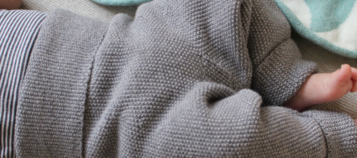 Babykleidung - Unterteile, im Bild: von Strickgut